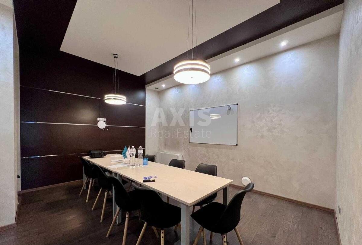Офис ул. Антоновича 33В, 266м25