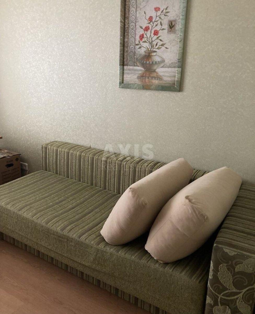 3k apartment pl. Svjatoshyns'ka 13