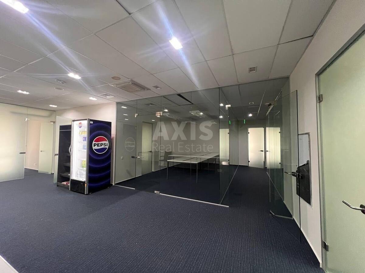 Office vul. Antonovycha 118, 242m2570376