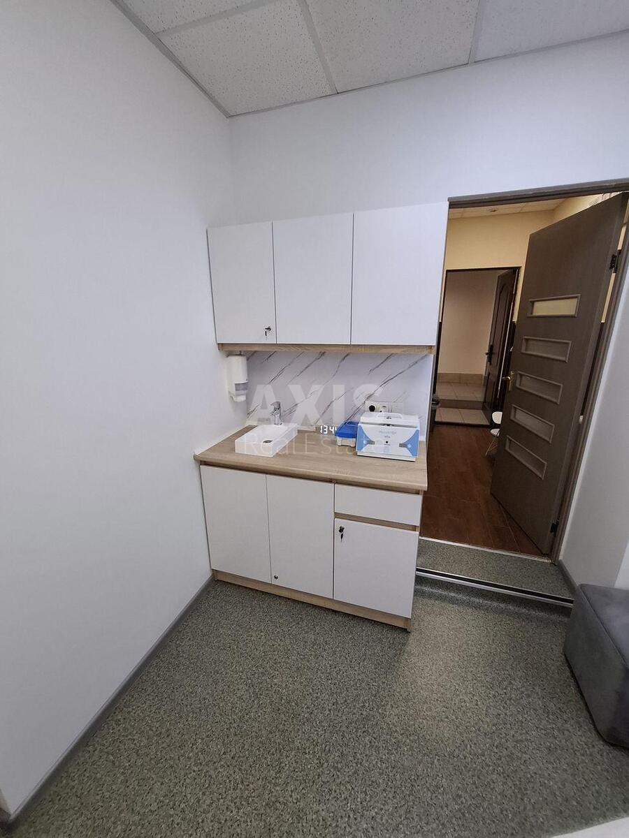Office bul. Lesi Ukrai'nky 34, 36m2