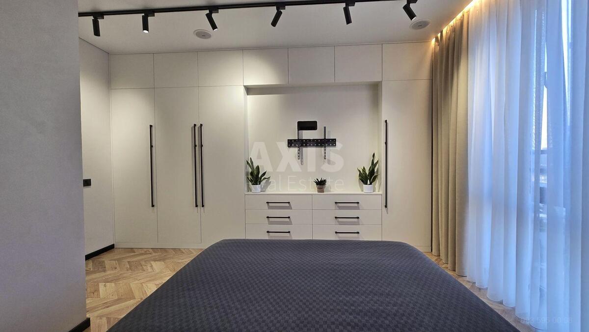 2k apartment nab. Dniprovs'ka 18609439