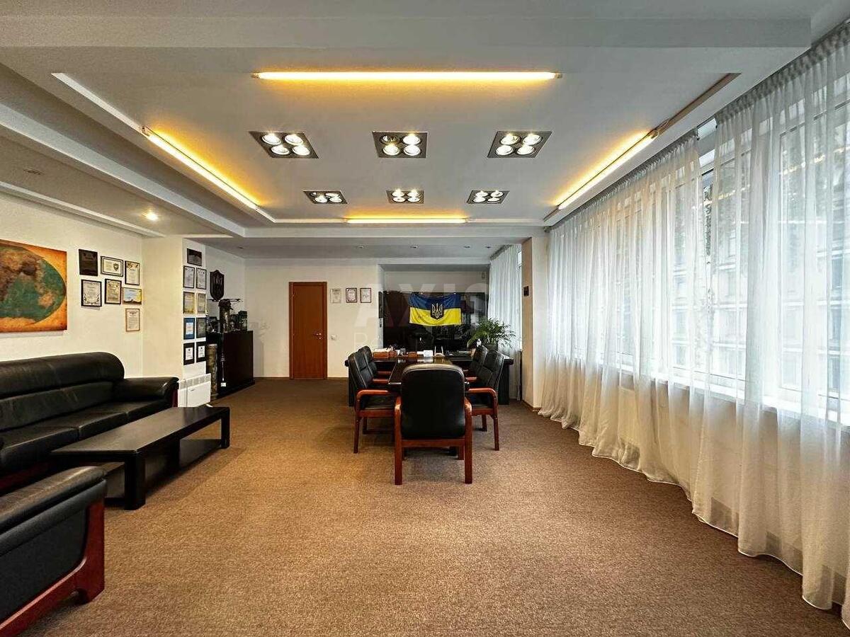 Office vul. Strutyns'kogo Sergija 8, 708m2625852