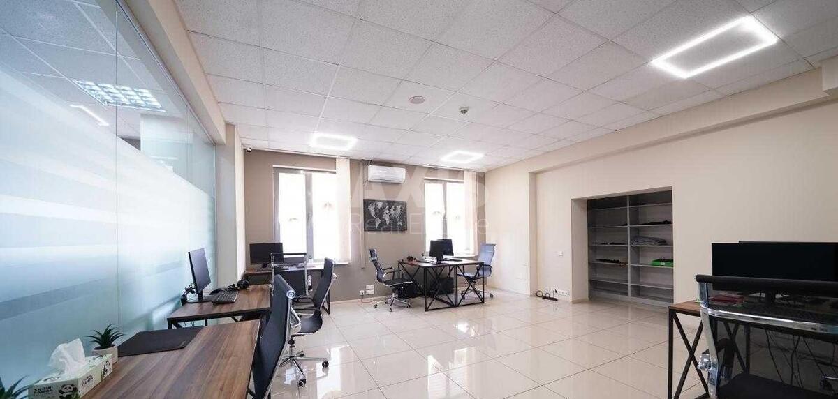 Office vul. Velyka Vasyl'kivs'ka 72, 400m2580816