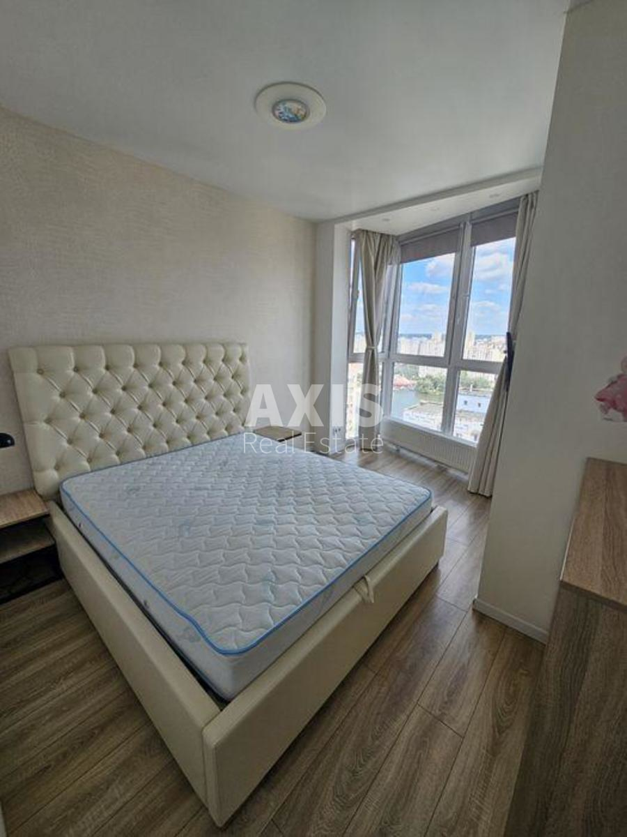 1k apartment nab. Dniprovs'ka 15