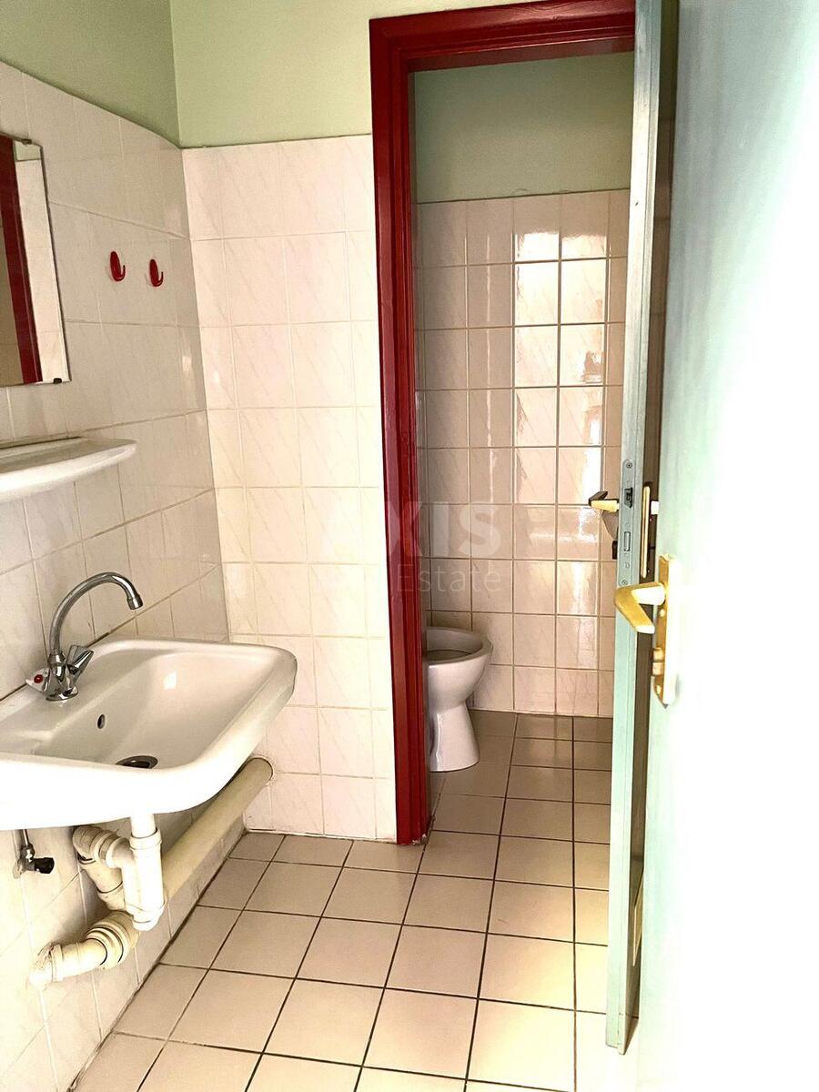 Trade object vul. Puljuja Ivana 5, 255m25777011