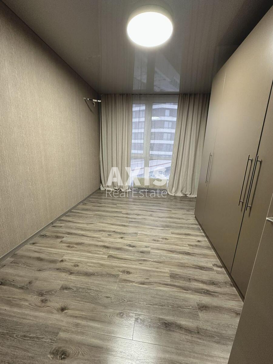 3k apartment nab. Dniprovs'ka 156