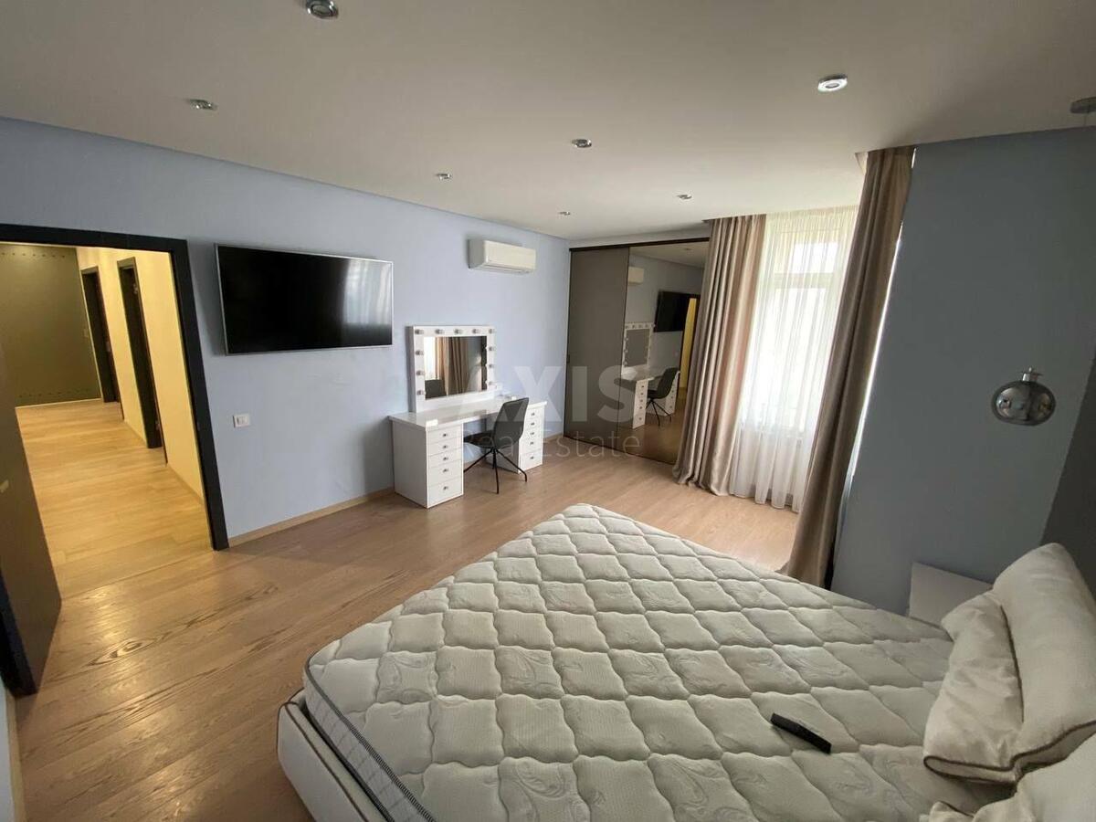 2k apartment vul. Lypkivs'kogo Vasylja Mytropolyta 37В1