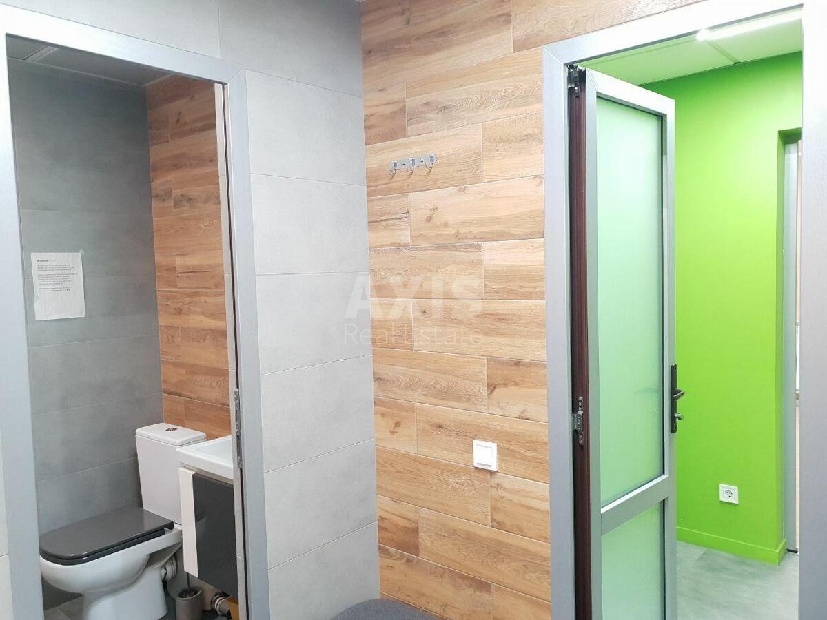 Office vul. Obolons'ka naberezhna 7, 70m2584397
