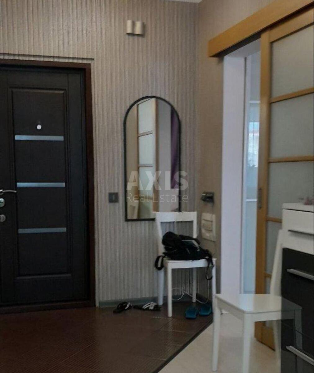 1k apartment vul. Pryozerna 12А630111