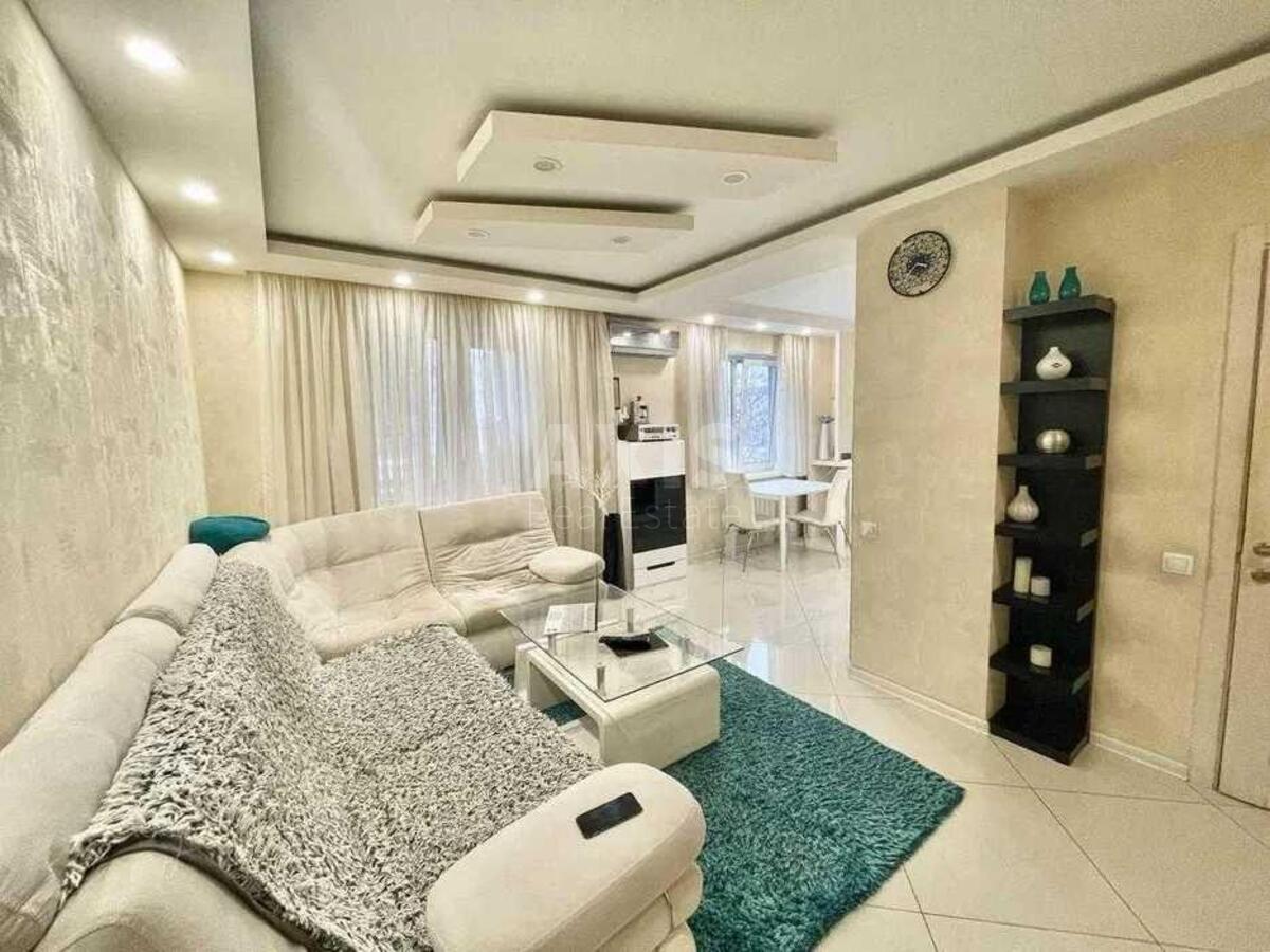 2к квартира бул. Дружбы Народов 3Б587593