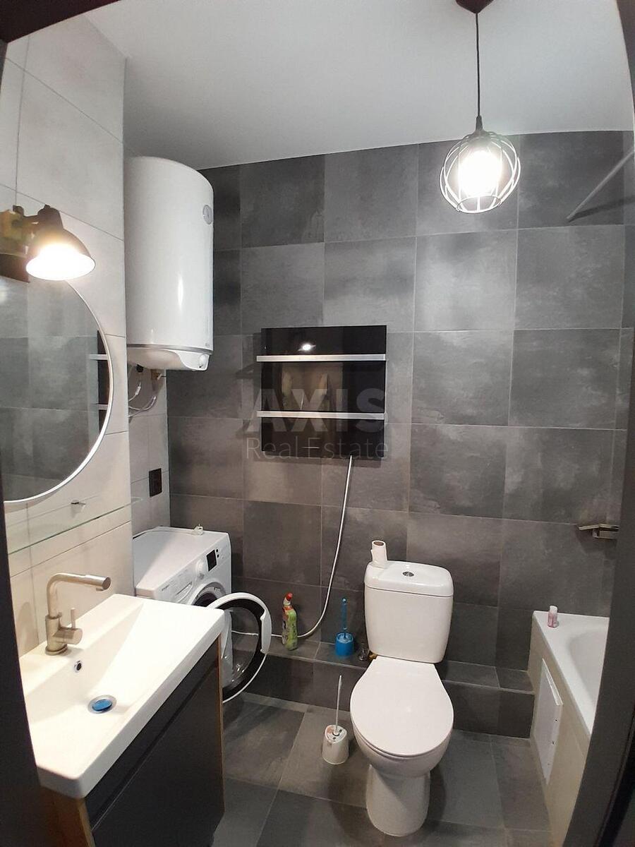 1k apartment nab. Dniprovs'ka 17В5
