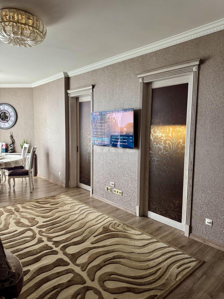 4k apartment vul. Glybochyc'ka 32603476