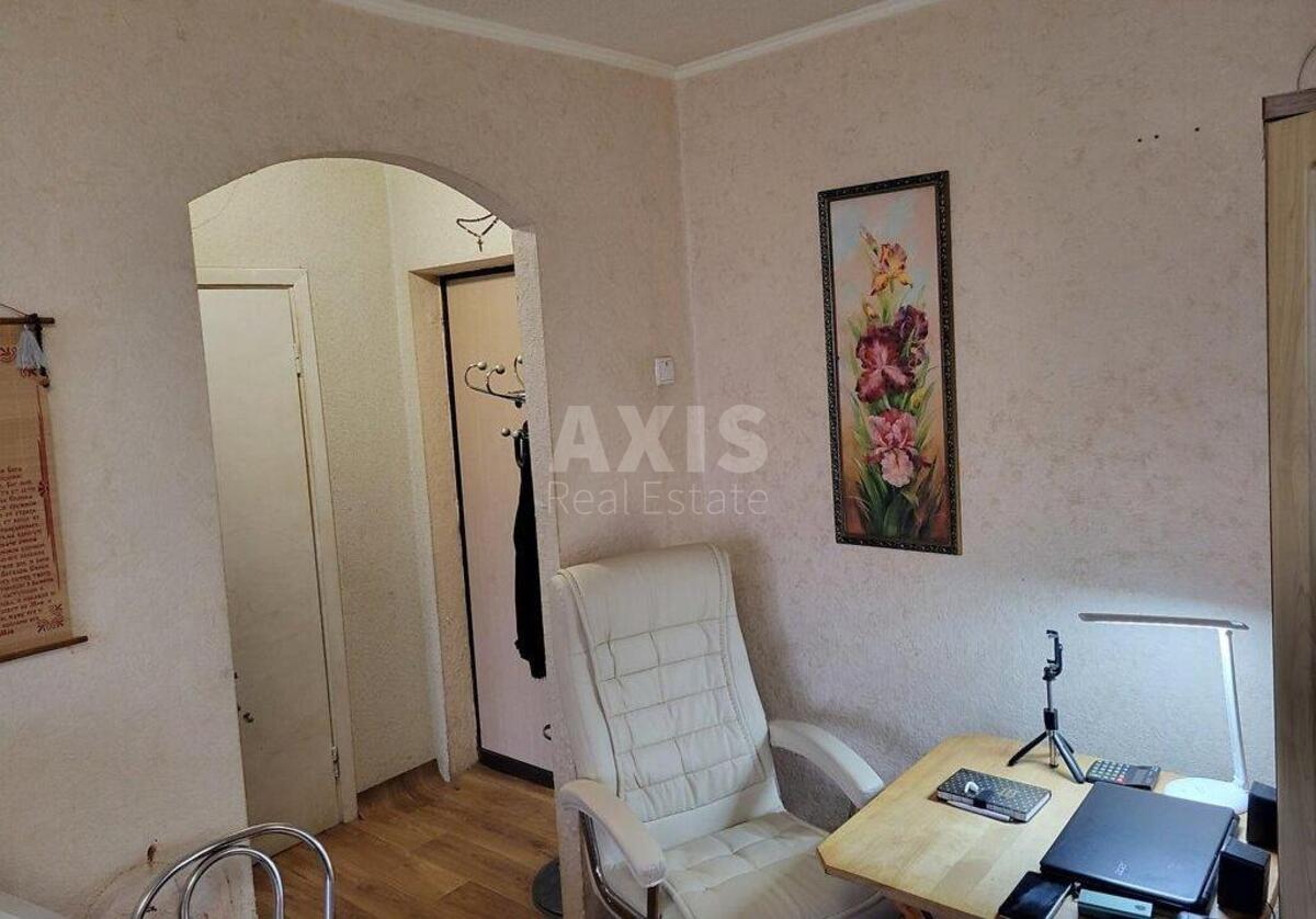 1k apartment vul. Symyrenka 12А2