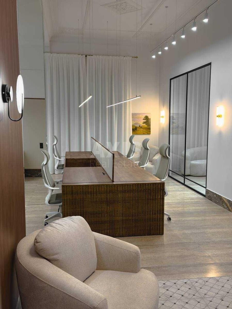 Office vul. Saksagans'kogo 58, 120m21