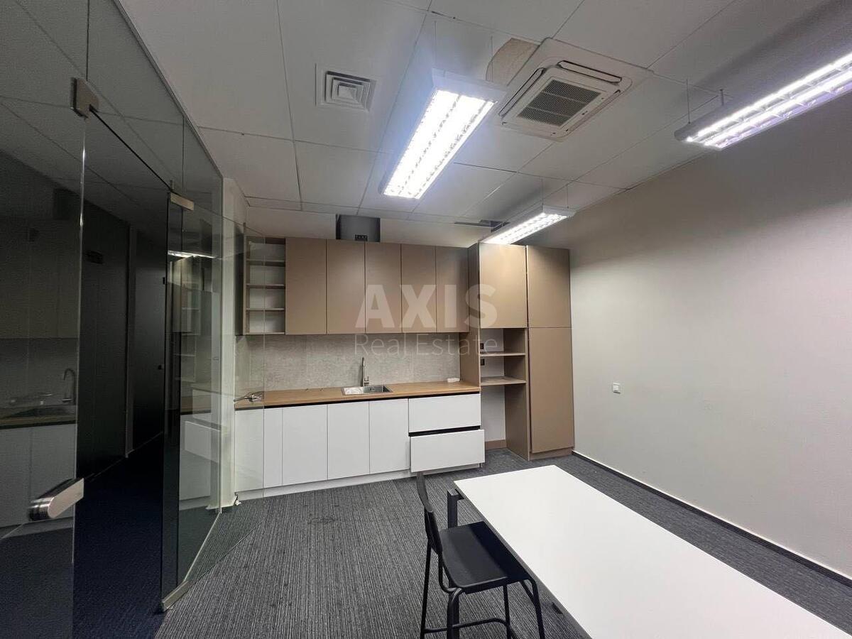 Office vul. Antonovycha 118, 242m2570377
