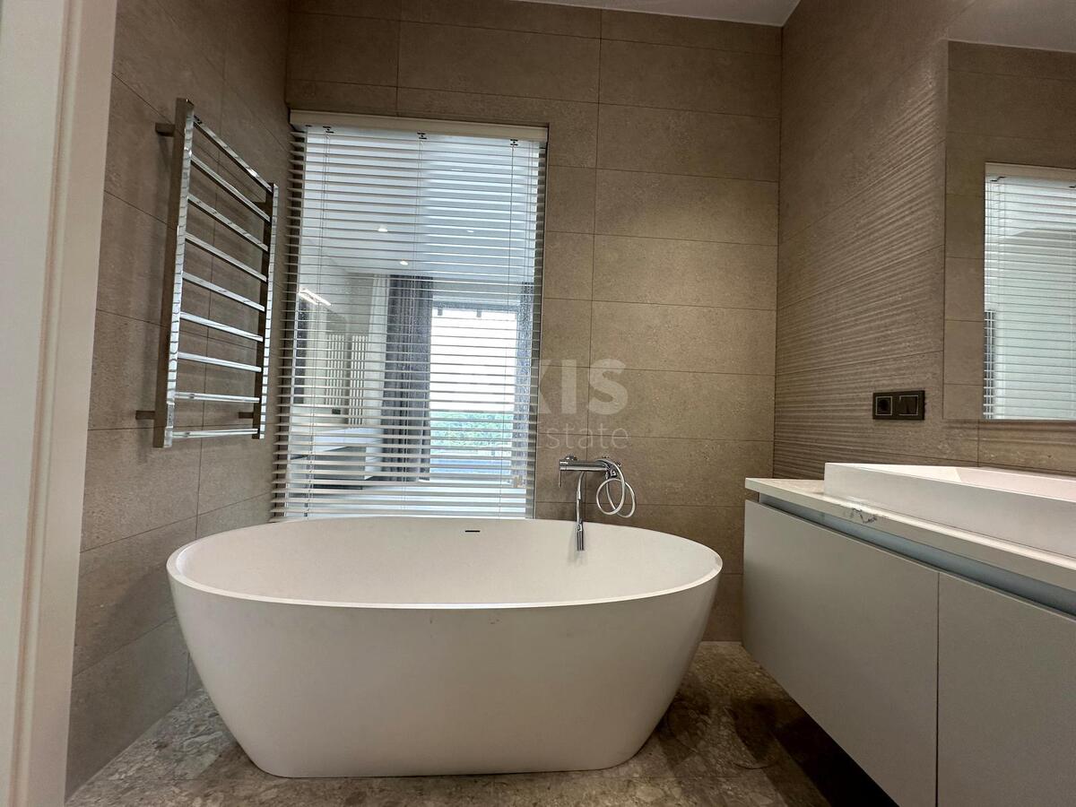 4k apartment vul. Antonovycha 118610316