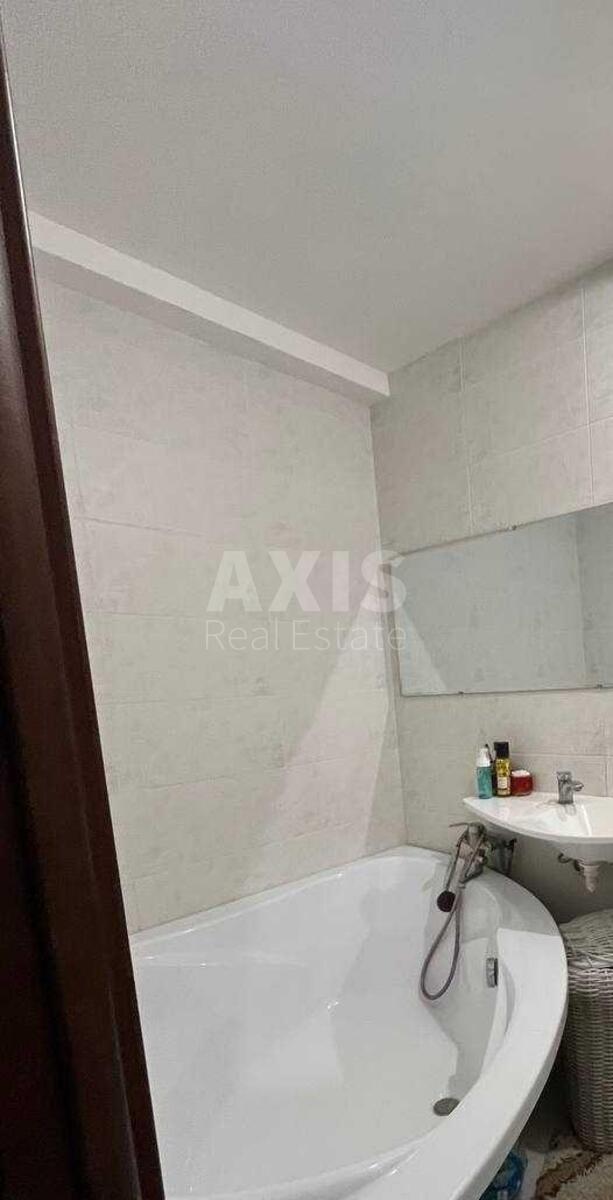 4k apartment vul. Serafymovycha 96
