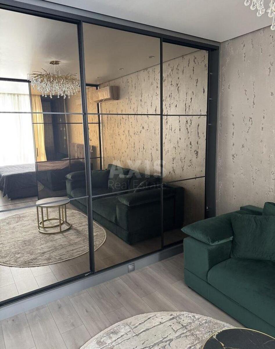 1k apartment vul. Kadets'kyj gaj 105