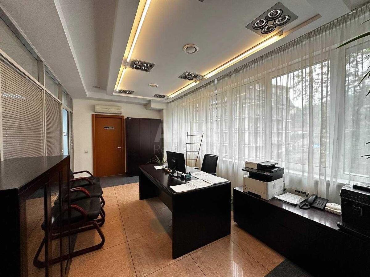 Office vul. Strutyns'kogo Sergija 8, 708m2625853