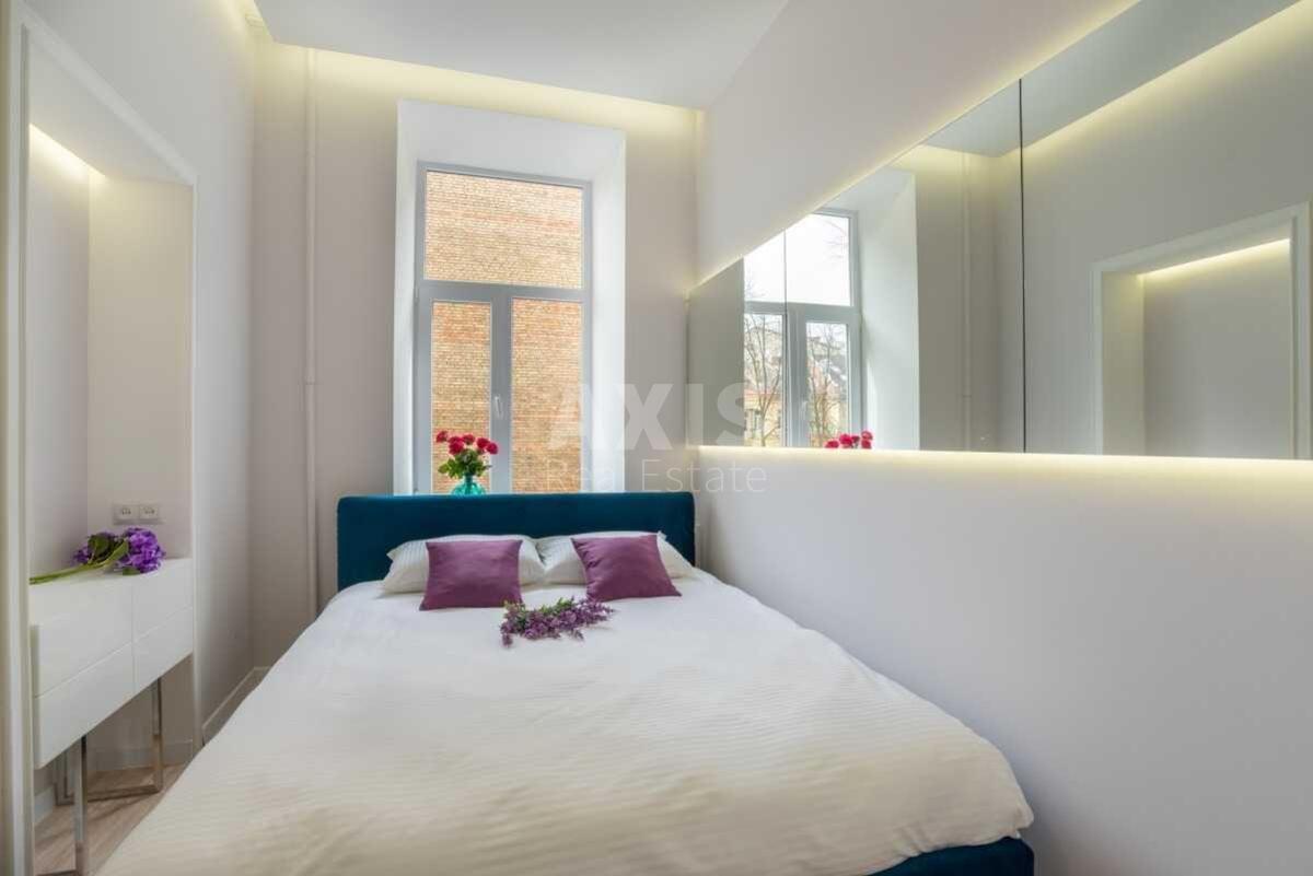 3k apartment vul. Sofii'vs'ka 18618279