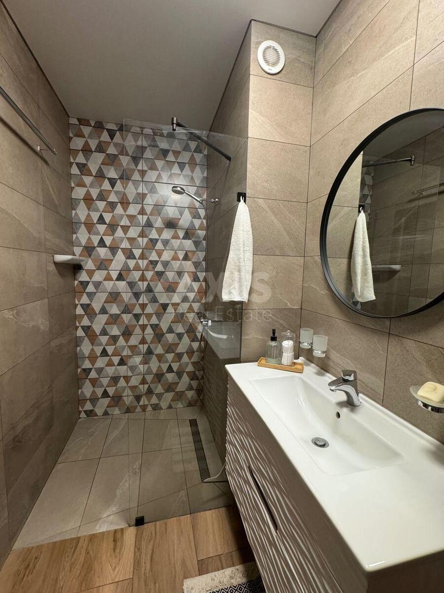 4к квартира ул. Бережанская 15576068