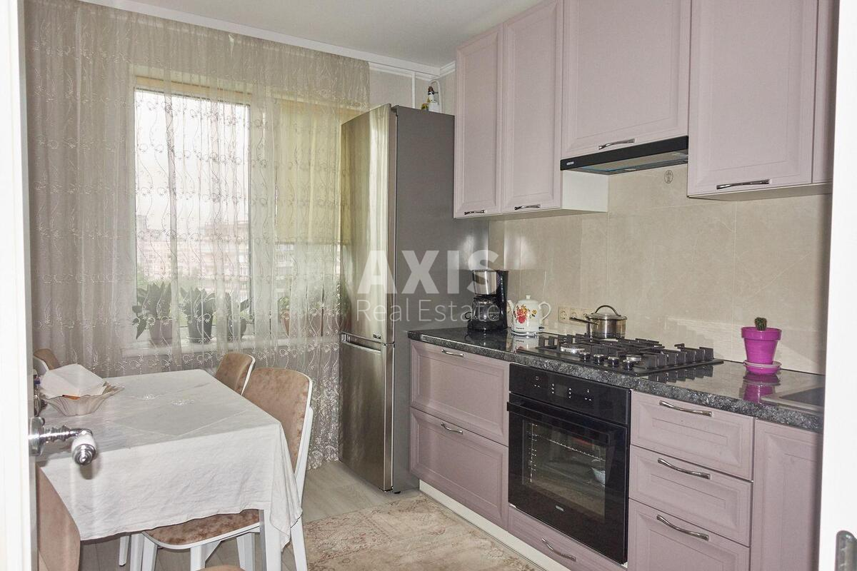 3k apartment prov. Ul'janova Volodymyra 24
