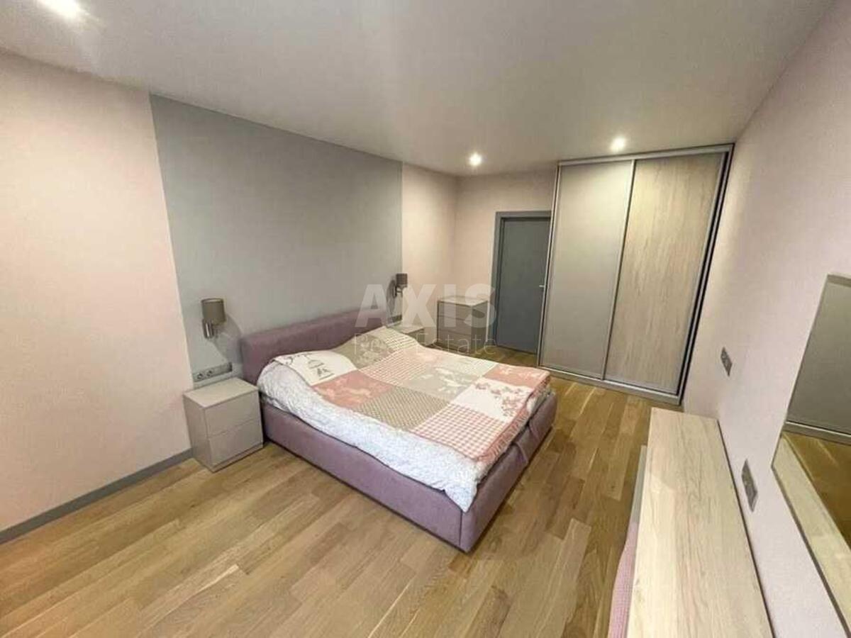 3k apartment vul. Lypkivs'kogo Vasylja Mytropolyta 37Г2