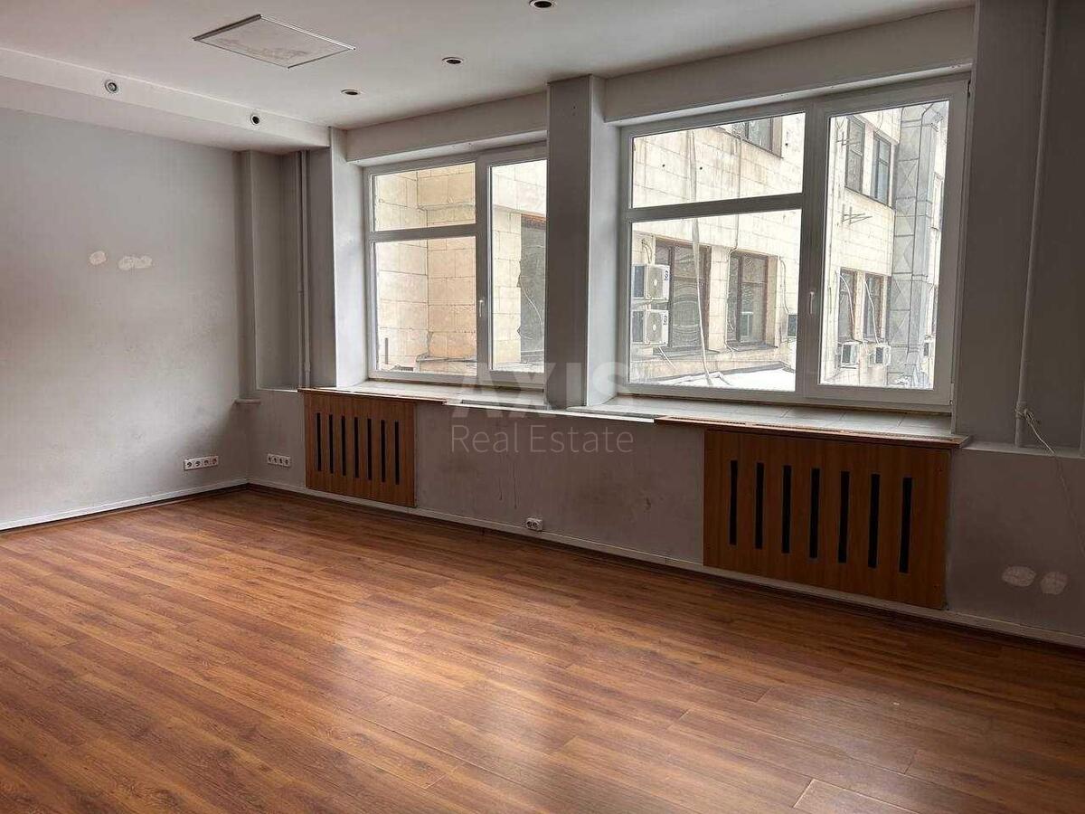 Office vul. Dmytrivs'ka 18/24, 1071m2597383