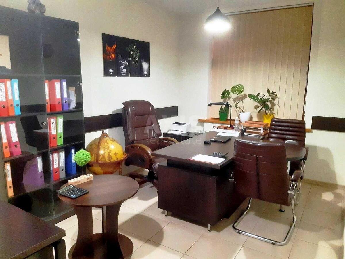 Office vul. Nemyrovycha-Danchenka 14/13, 153m20