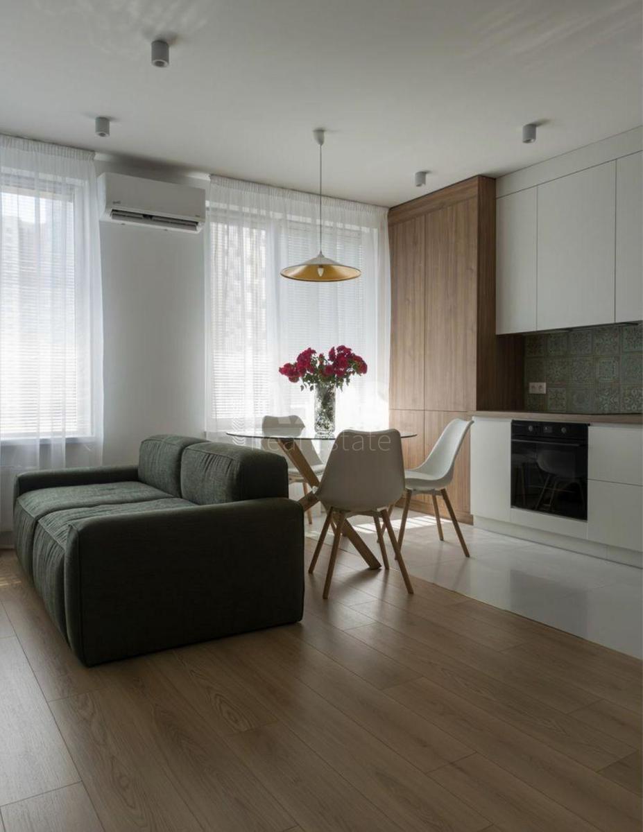 1k apartment bul. Ryl's'kogo Tadeja 1