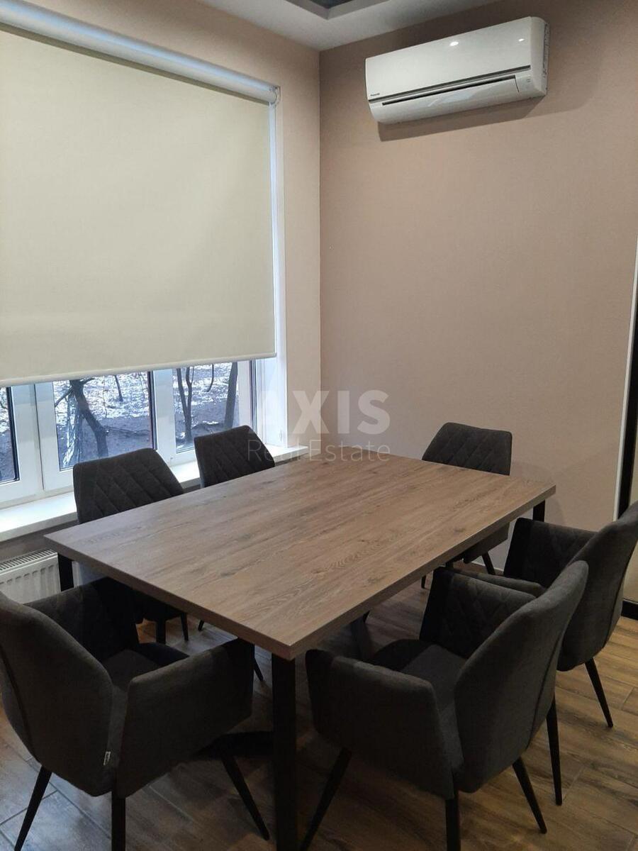 Офис ул. Евгения Коновальца 36Е, 65м22