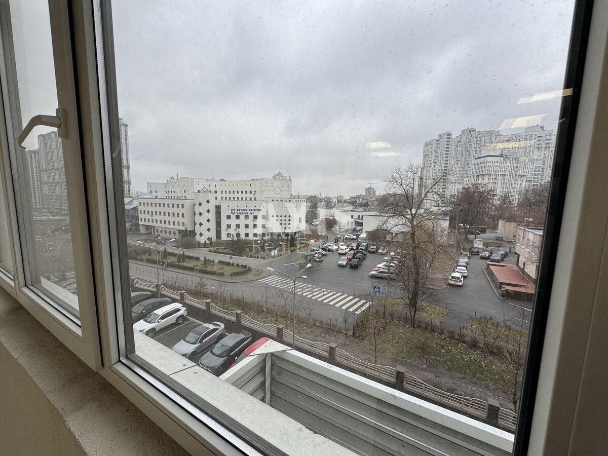 Office vul. Dragomyrova Myhajla 2А, 165m25499610