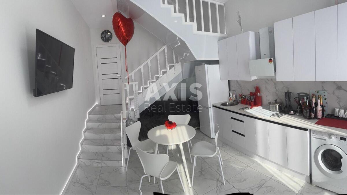 4k apartment vul. Myloslavs'ka 4