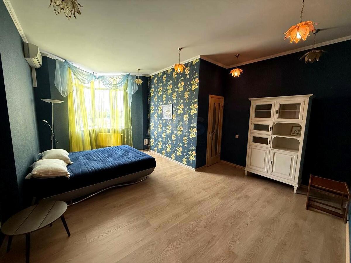 3k apartment vul. Jevgena Konoval'cja 32Г610981