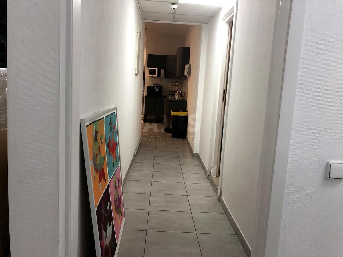 Office vul. Strutyns'kogo Sergija 8, 160m2611460