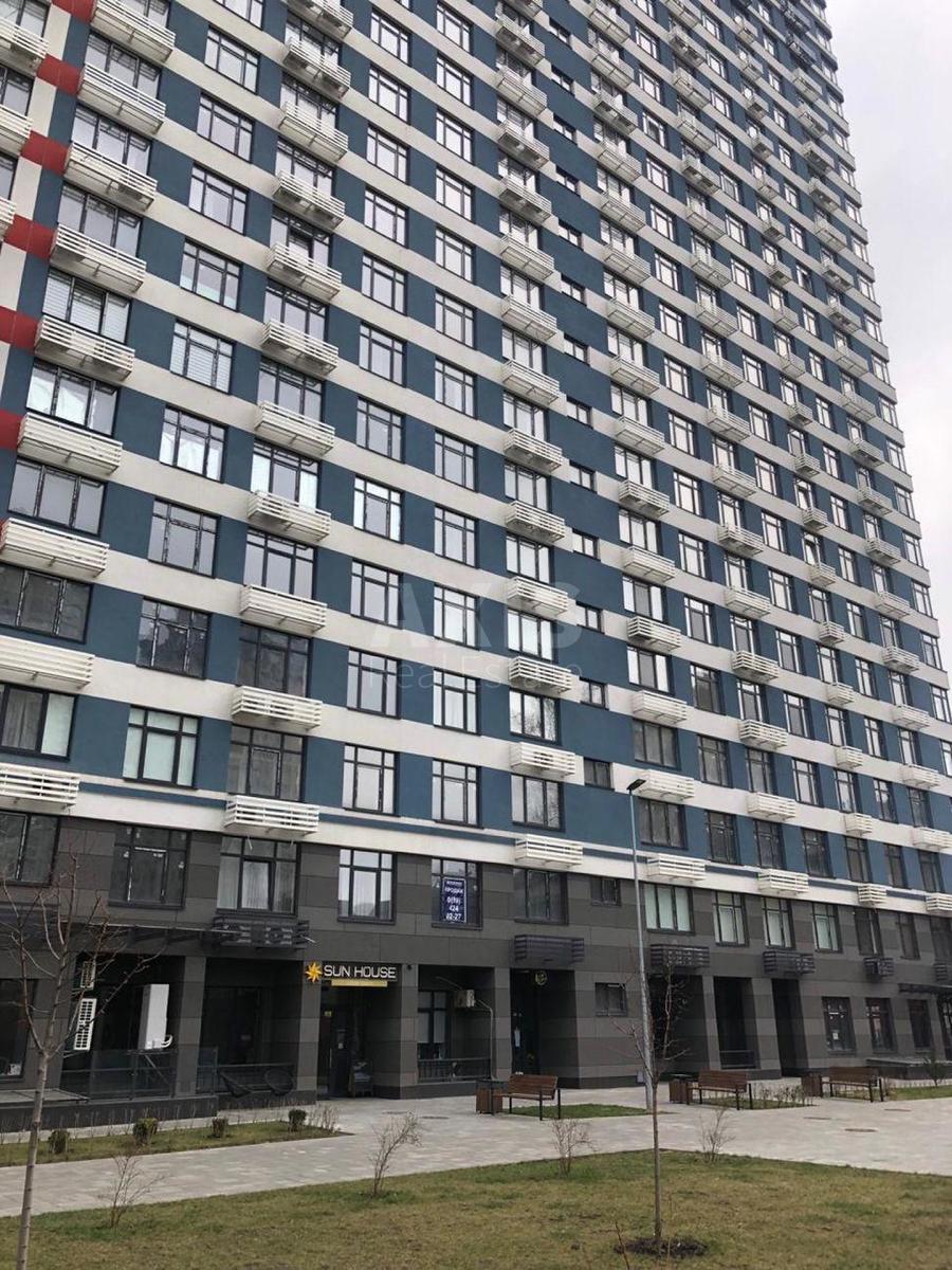 1k apartment vul. Sverstjuka Jevgena 4