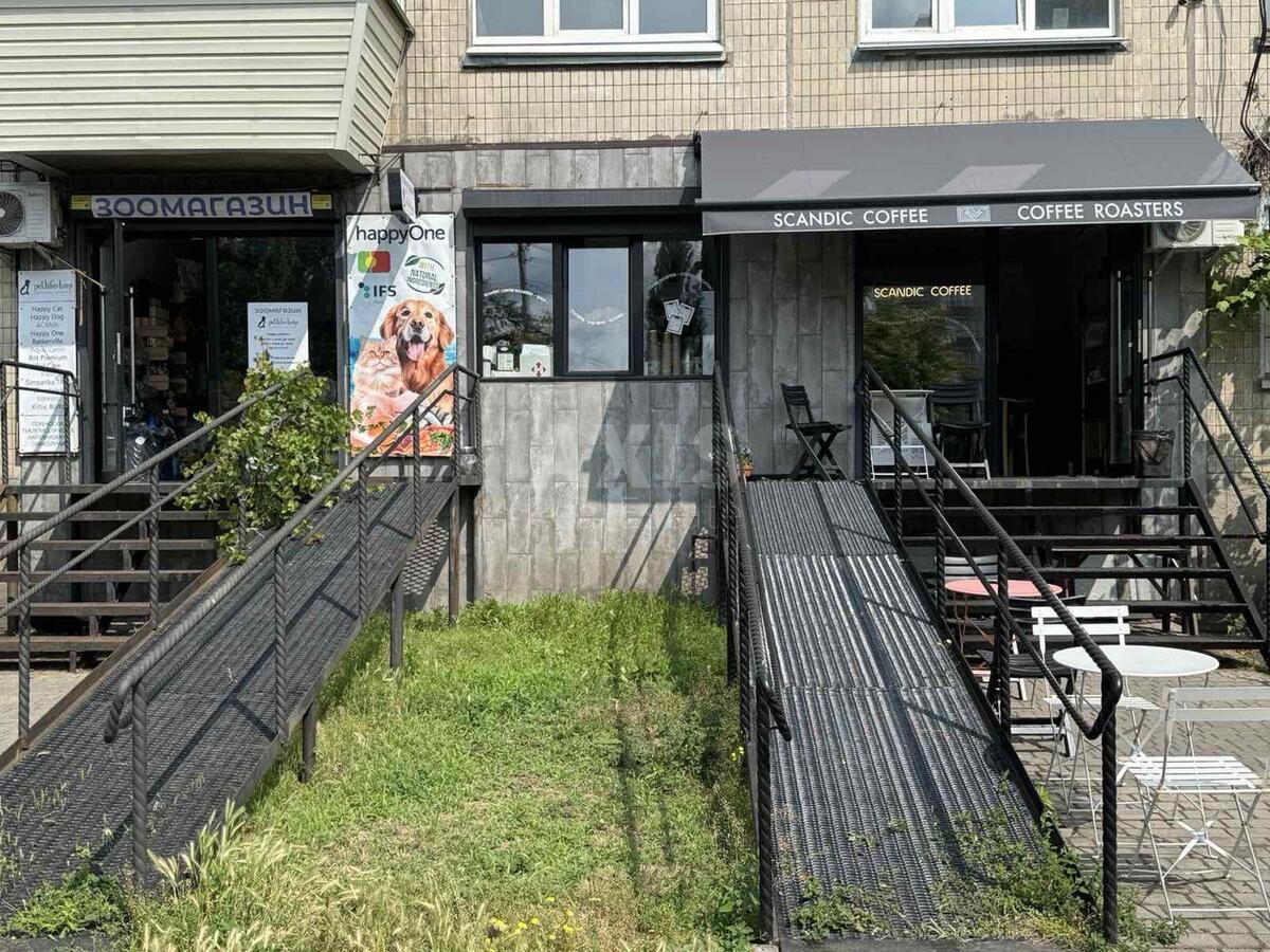 Trade object vul. Uinstona Cherchillya 25, 45m2613850