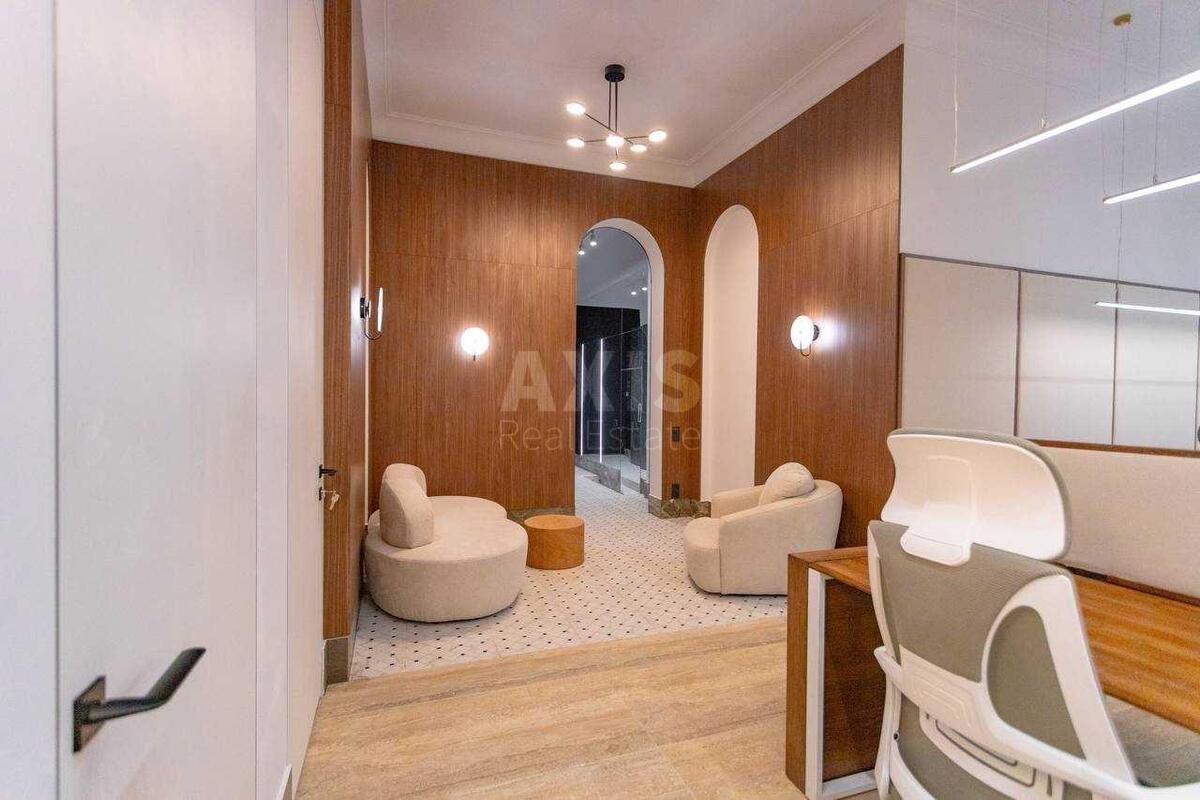 Office vul. Saksagans'kogo 58, 120m23