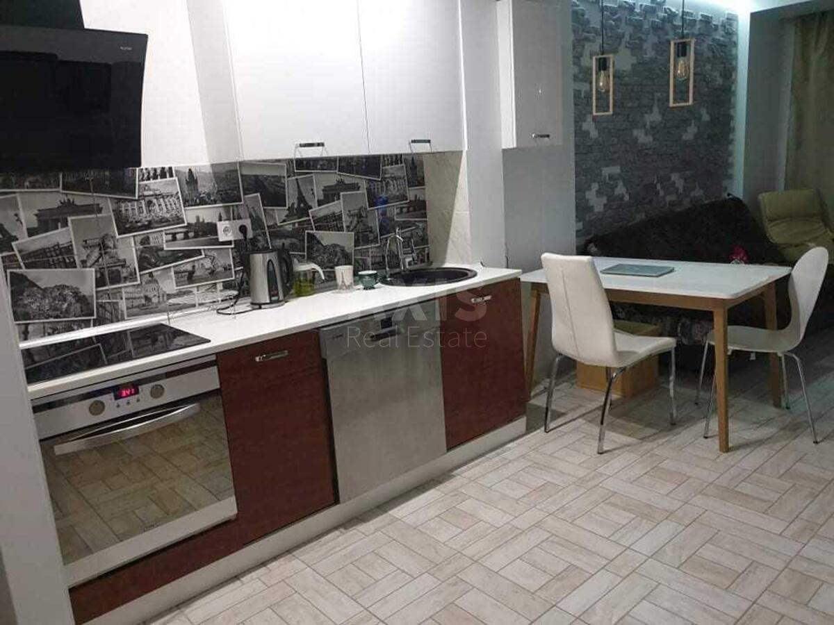 1k apartment vul. Lypkivs'kogo Vasylja Mytropolyta 37Б