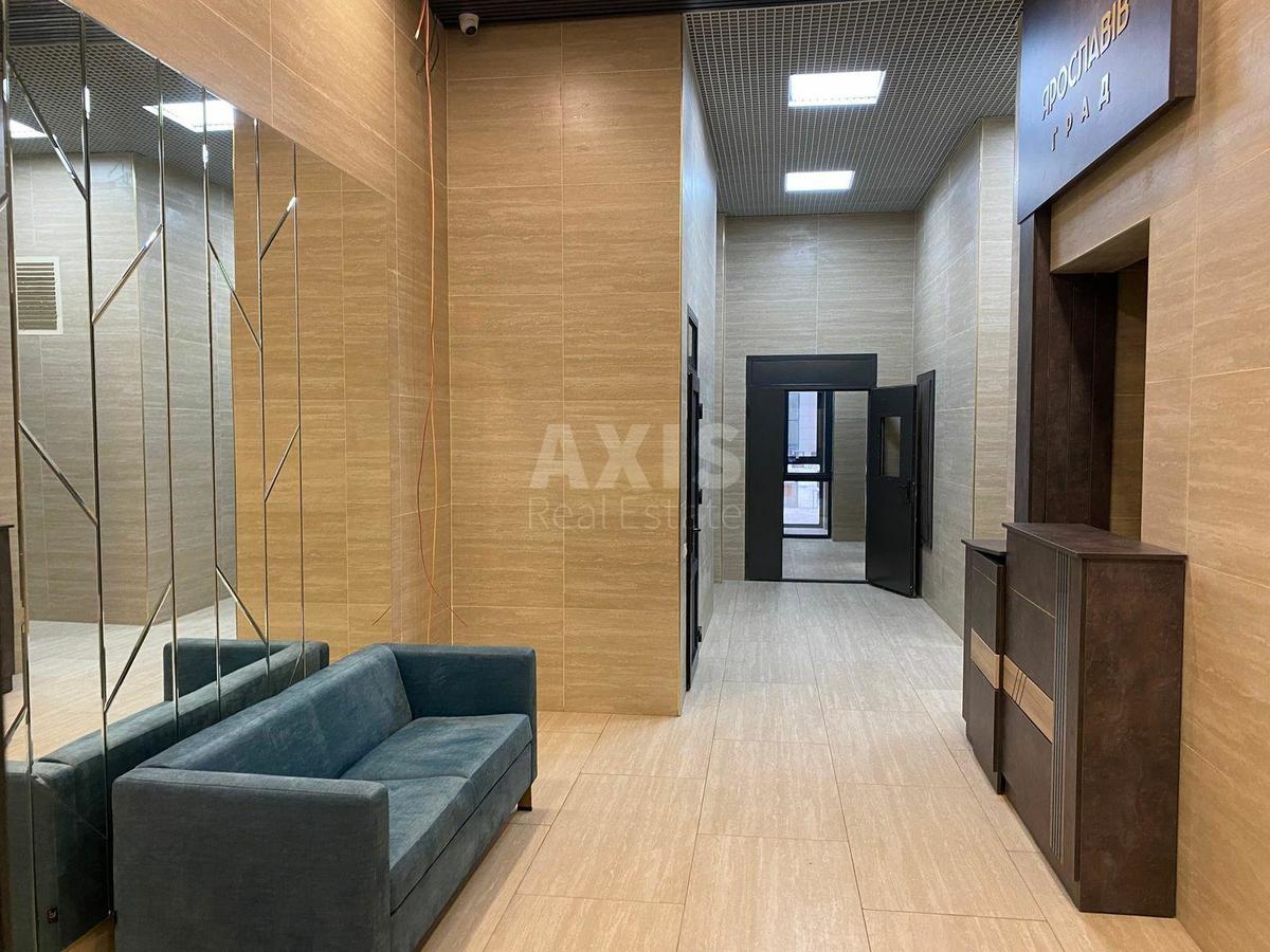 2k apartment vul. Desjatynna 1/3