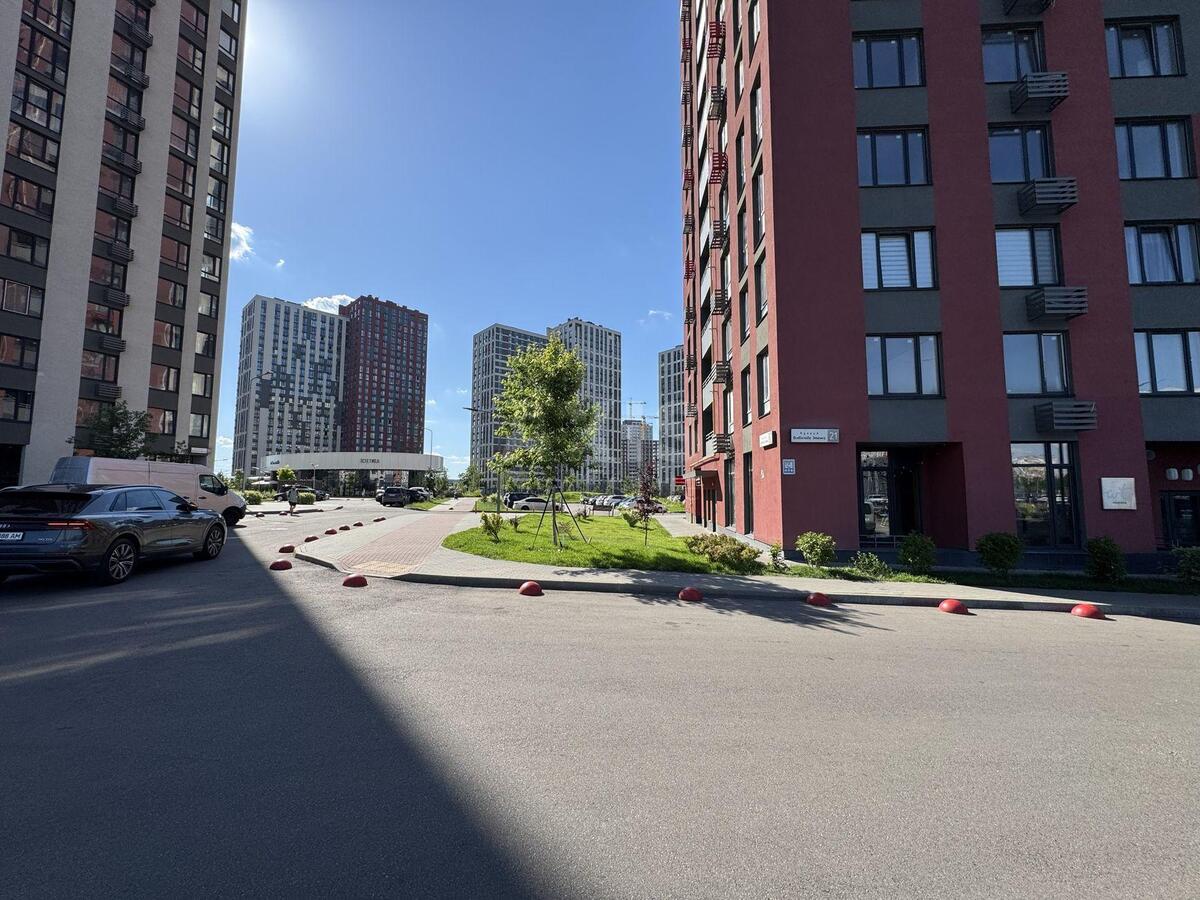 Объект торговли ул. Всеволода Змиенко 21, 91м25674010