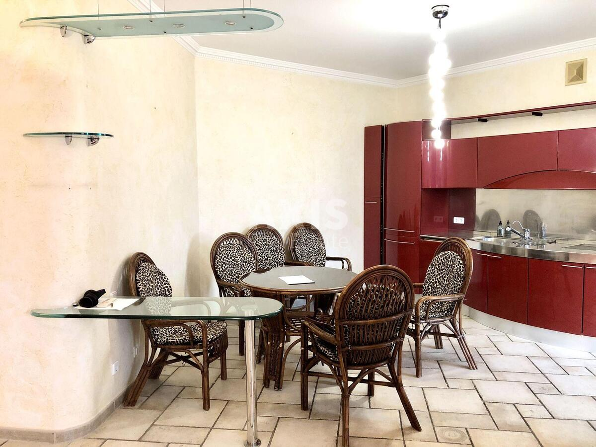 4k apartment bul. Lesi Ukrai'nky 7