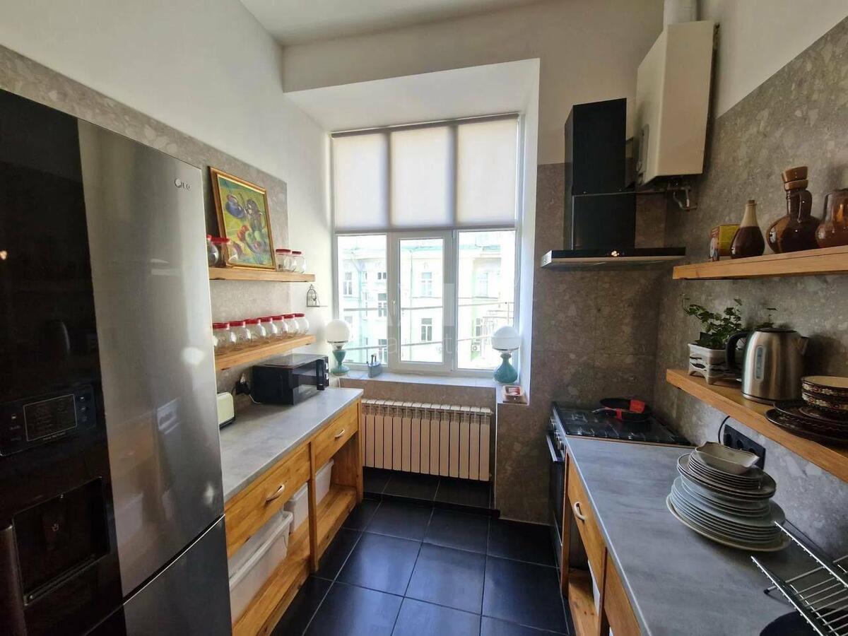 2к квартира ул. Терещенковская 131