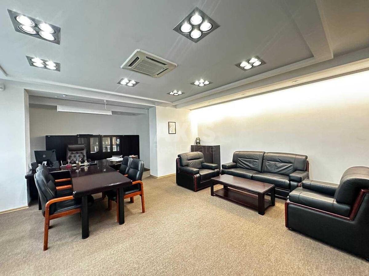 Office vul. Strutyns'kogo Sergija 8, 708m2625855