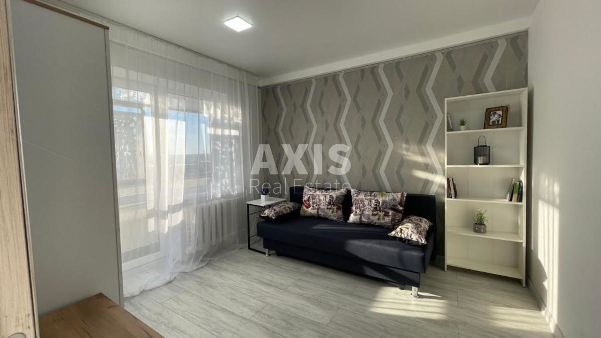 1k apartment vul. Bogatyrs'ka 8