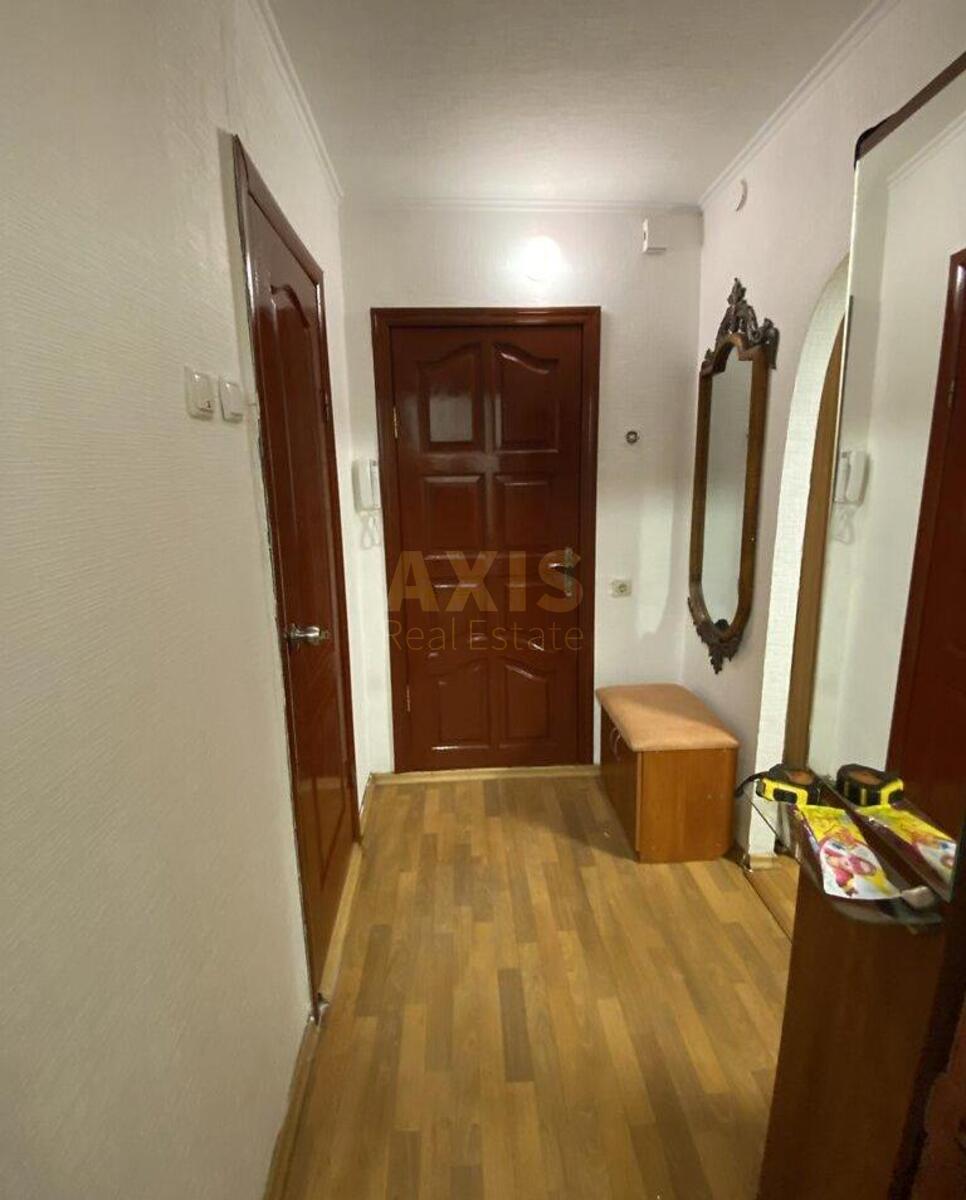 1k apartment vul. Symyrenka 7Б1