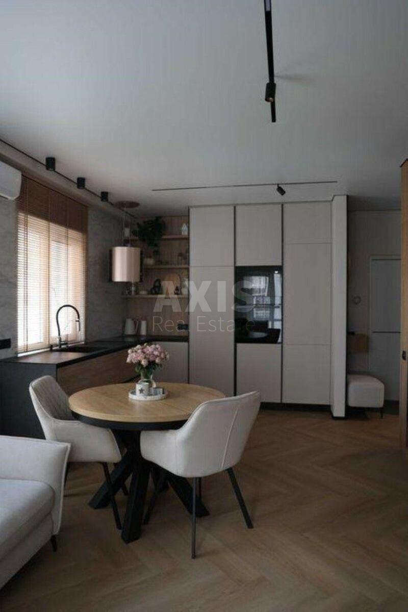 1k apartment vul. Myhajla Maksymovycha 24В6