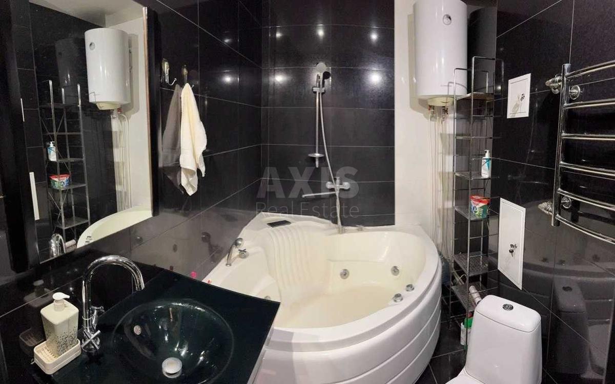 1k apartment vul. Zdolbunivs'ka 9Б2