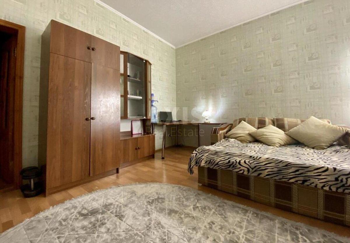 1k apartment vul. Urlivs'ka 16/370