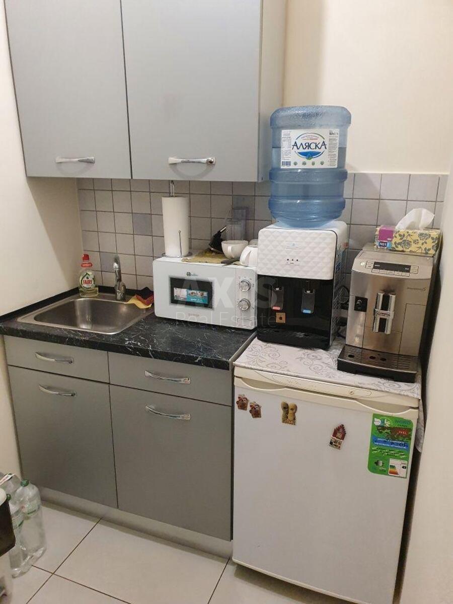 Office vul. Shovkovychna 13/2, 80m26
